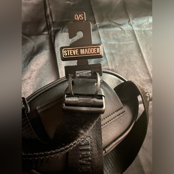 ✨Steve Madden - Women’s Semi-around Beltbag for travel w/ Logo Belt✨ NWT✨ - Picture 16 of 16